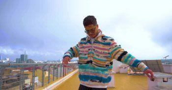 شاهد .. بدر صبري يطرح أغنية ''العشران''.. ويشعل حماسة الجمهور