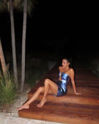 شاهد .. سعر خيالي لفستان كيم كارداشيان من تصميم ريك أوينز