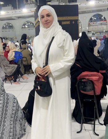 شاهد .. ديانا حداد تطل من مكة بالحجاب.. وتثير الجدل مجدداً حول تغيير ديانتها