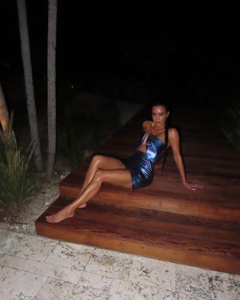 شاهد .. سعر خيالي لفستان كيم كارداشيان من تصميم ريك أوينز