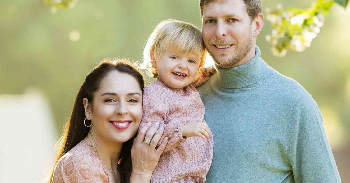 شاهد .. ولي عهد ألبانيا يتخذ قرار الإنفصال عن زوجته الفنانة الشهيرة وهذه التفاصيل