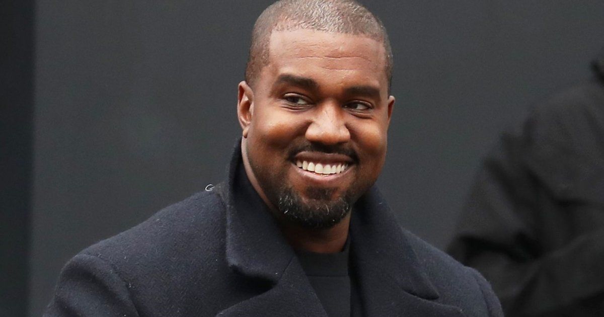 شاهد .. بالصور- كانيي ويست يحصل على أكسسوار غريب بسعر خيالي جداً..وهذا ما فعله بأسنانه