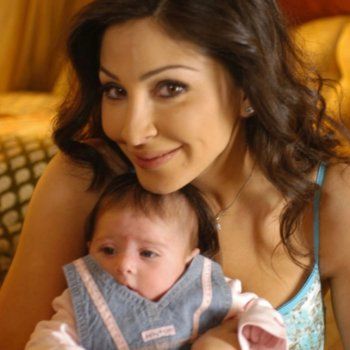 شاهد .. صور نادرة لـ إليسا تعود لـ20 عاماً.. شاهدوا عفويتها!