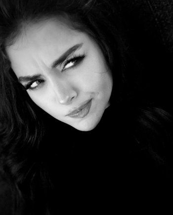 شاهد .. بالصور- هيا مرعشلي تخطف قلوب الجمهور تعابير وجهها ولطافتها وخفة دمها