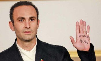 شاهد .. فنان بريطاني من أصل عربي : "إسـ رائيل استخدمت الغذاء كسلاح في غـ زة"