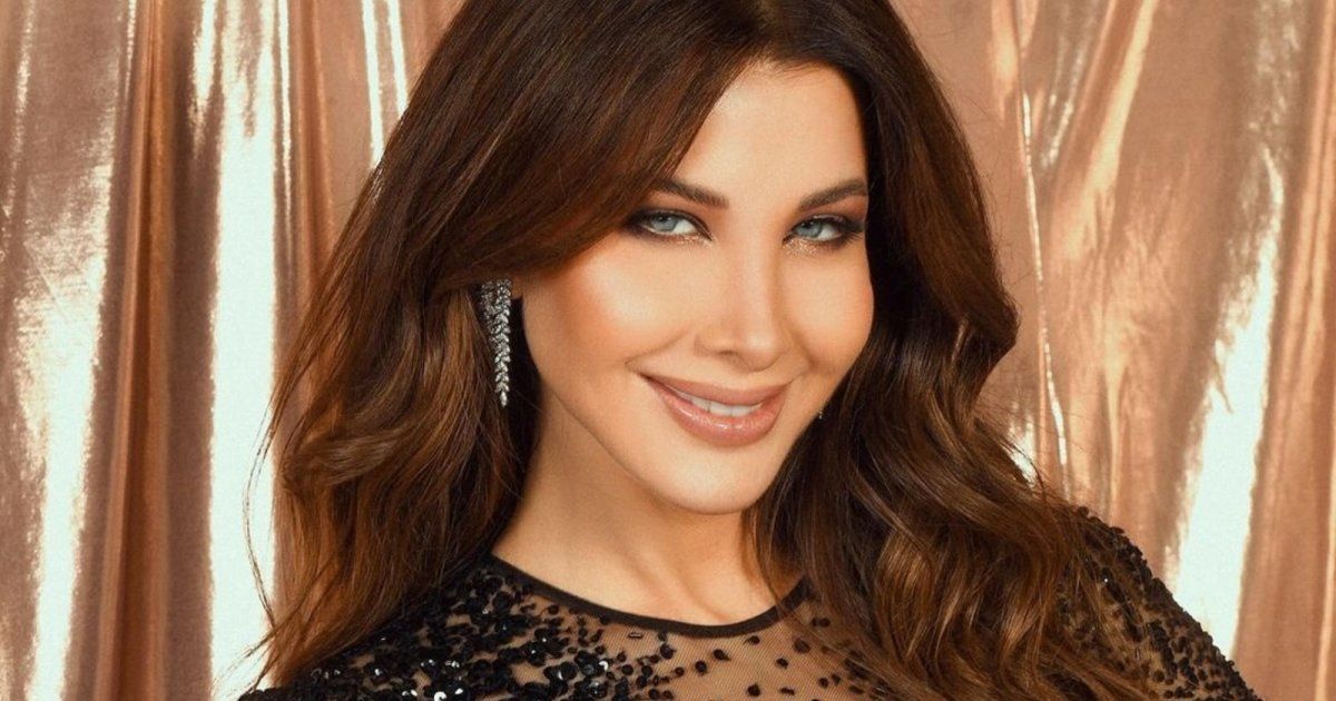 شاهد .. نانسي عجرم متألقة كعادتها بفستان رائع وسعره مرتفع.. إرتدته بريانكا شوبرا قبلها