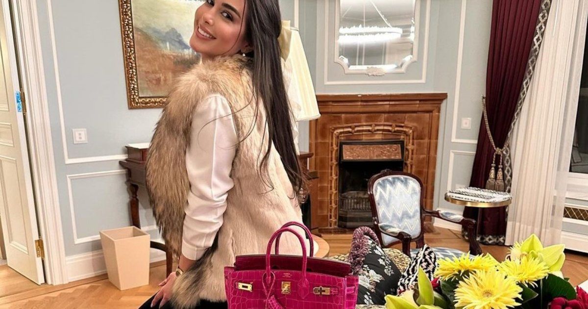 شاهد .. آلاف الدولارات.. إليكم سعر حقيبة يد ياسمين صبري الباهظة الثمن