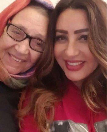 شاهد .. لطيفة التونسية تستذكر والدتها الراحلة في عيد ميلادها بحرقة-بالصور