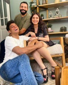 تحسه زي الطفل .. أول تعليق من الراقصة دينا على زواجها من أحمد الفيشاوي