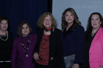 شاهد .. خاص - ريتا نجيم الرومي مكرمة من The Women’s League في الجامعة الأميركية .. حكاية عشق وتحديات وإنجازات