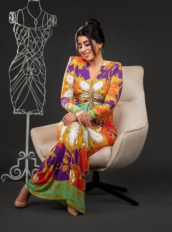 شاهد .. بإطلالة تضج بالاناقة..أيتن عامر تتألق بجمالها