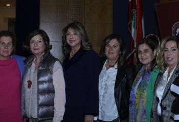 شاهد .. خاص - ريتا نجيم الرومي مكرمة من The Women’s League في الجامعة الأميركية .. حكاية عشق وتحديات وإنجازات