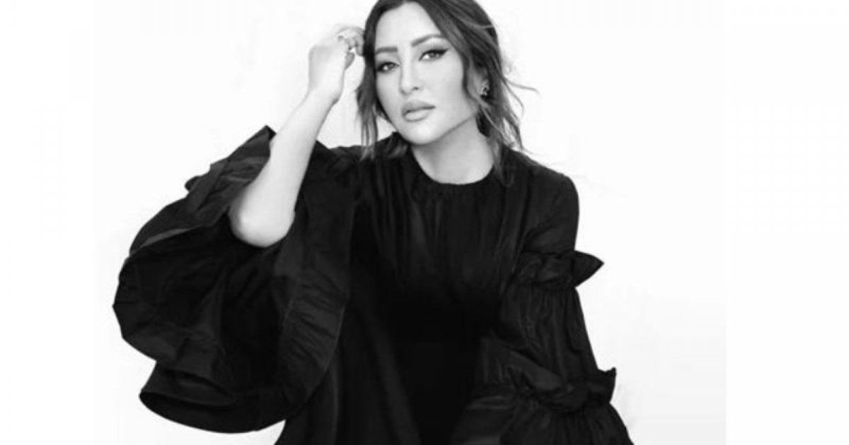 شاهد .. لطيفة التونسية تستذكر والدتها الراحلة في عيد ميلادها بحرقة-بالصور