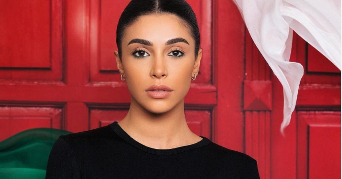 شاهد .. بالصور- من الجونة..ياسمينا زيتون تستعرض أنوثتها وجمالها بفستان رائع