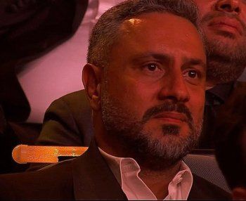 شاهد .. بالصورة - الدموع في عيون قيس الشيخ نجيب تتزامن مع كلمات منى واصف