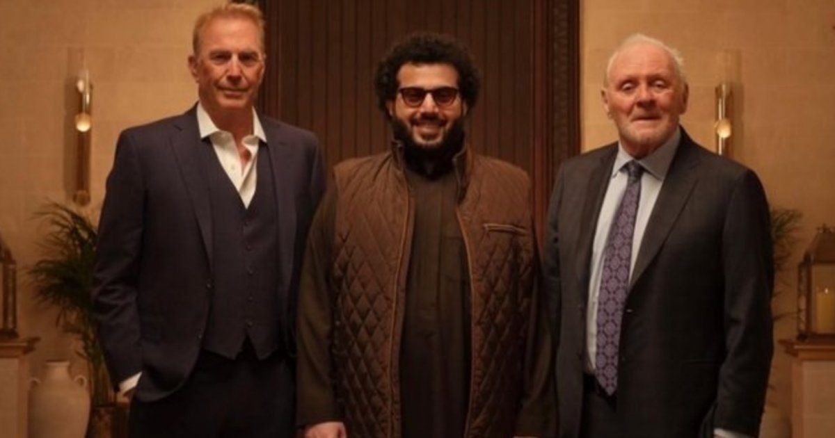 شاهد .. بالفيديو - أنتوني هوبكينز يعزف بحضور تركي آل شيخ الذي وجّه له عبارات التقدير