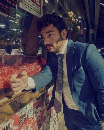 شاهد .. خاص - أحمد المواس : " لذلك أطمح للمشاركة بالأعمال العربية رغم وصولي إلى هوليوود .. وفخور بما قاله لي بيرس بروسنان "