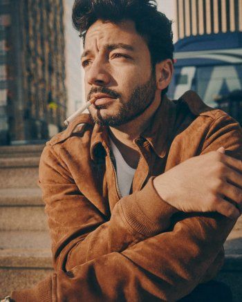 شاهد .. خاص - أحمد المواس : " لذلك أطمح للمشاركة بالأعمال العربية رغم وصولي إلى هوليوود .. وفخور بما قاله لي بيرس بروسنان "