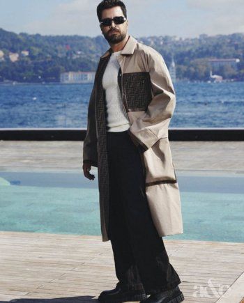 شاهد .. بالصور- سعر خيالي لحذاء و معطف معتصم النهار