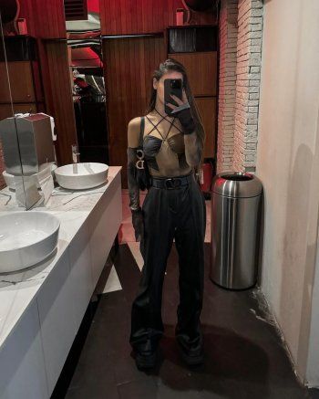 شاهد .. بالجلد الأسود..تيا ديب إبنة نوال الزغبي تستعرض جمالها واناقتها