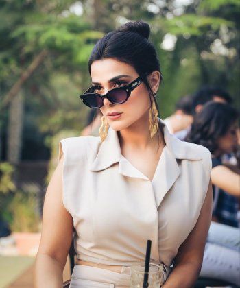 شاهد .. بالصور- رانيا منصور تتالق بلوك رائع من كواليس تصوير أخر اعمالها "السيستم"