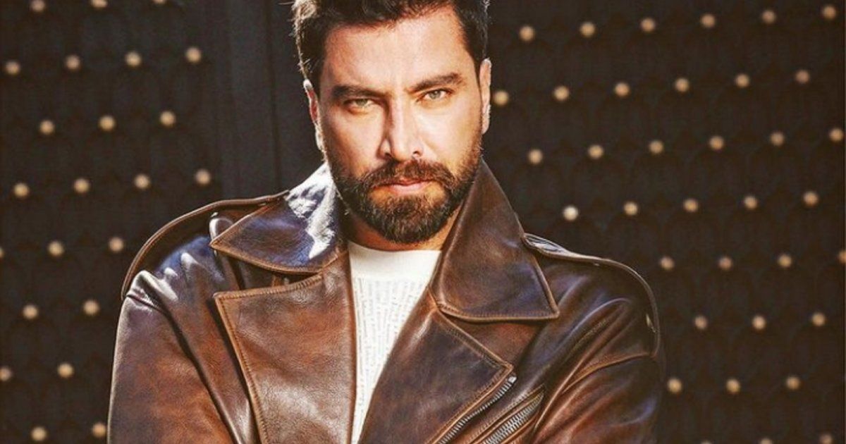 شاهد .. بالصور- سعر خيالي لحذاء و معطف معتصم النهار