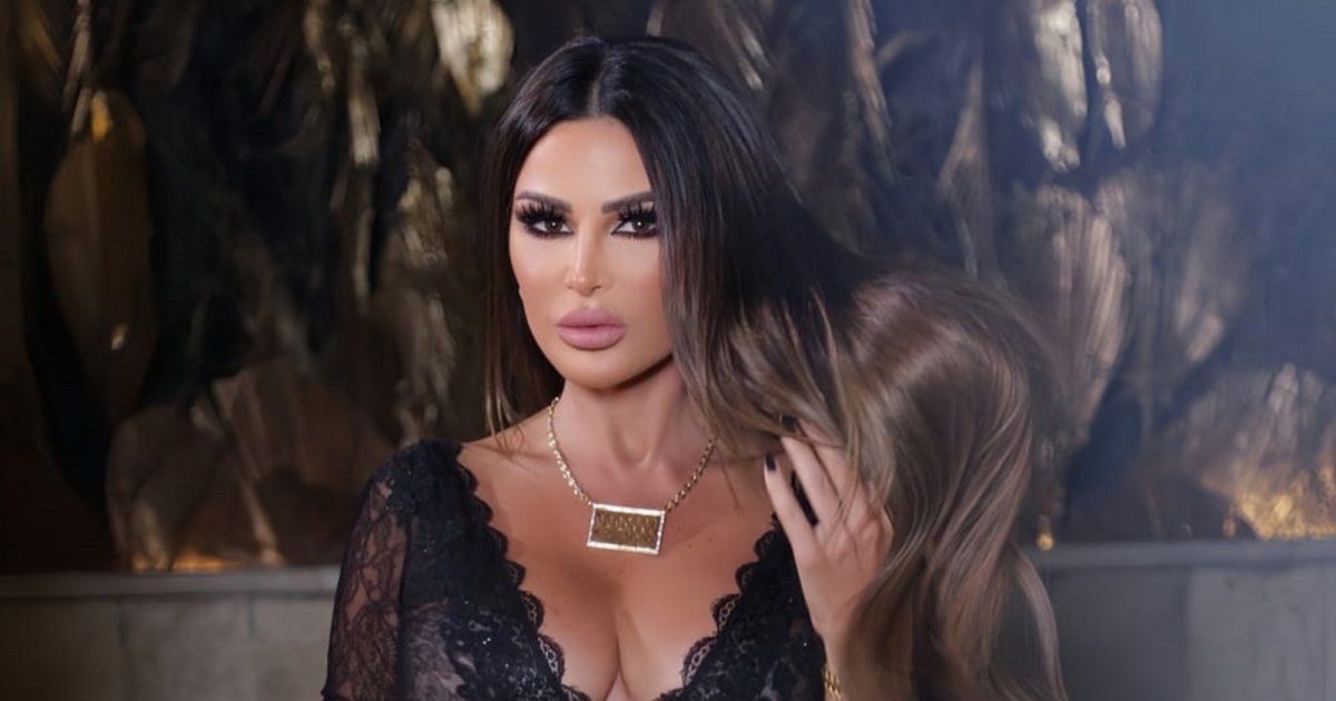 شاهد .. نيللي مقدسي تخطف الأنظار بإطلالتها الجديدة .. بالفيديو