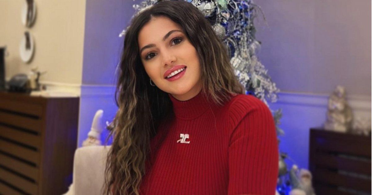 شاهد .. بالصورة- دانا الحلاني ابنة عاصي الحلاني تتألق بالكاجوال وسعر حقيبة يدها سيفاجؤكم