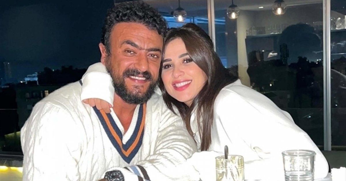 شاهد .. ياسمين عبد العزيز أول من زار أحمد العوضي في المستشفى بعد تعرضه لوعكة صحية