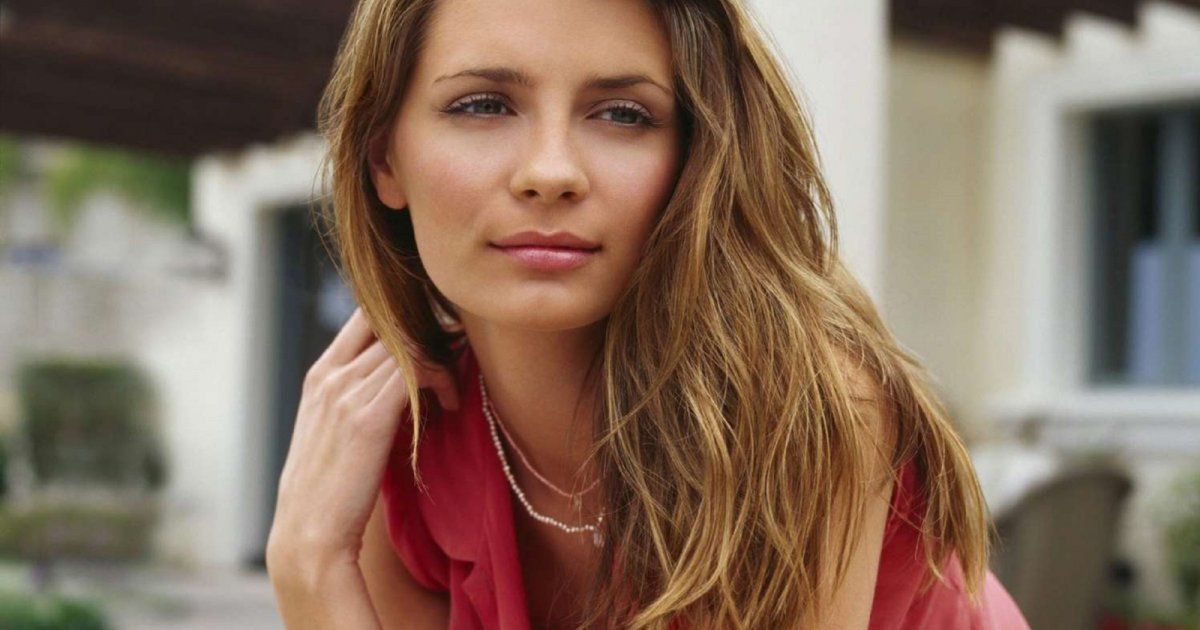 شاهد .. ميشا بارتون أطلقها دورها "ماريسا كوبر" الى النجومية .. وإشتهرت بحضورها الجذاب على الشاشة