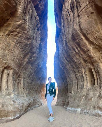 شاهد .. جورجينا رودريغيز تستمتع بوقتها خلال قضائها العطلة في العلا وتشجع على السياحة في السعودية - بالصور