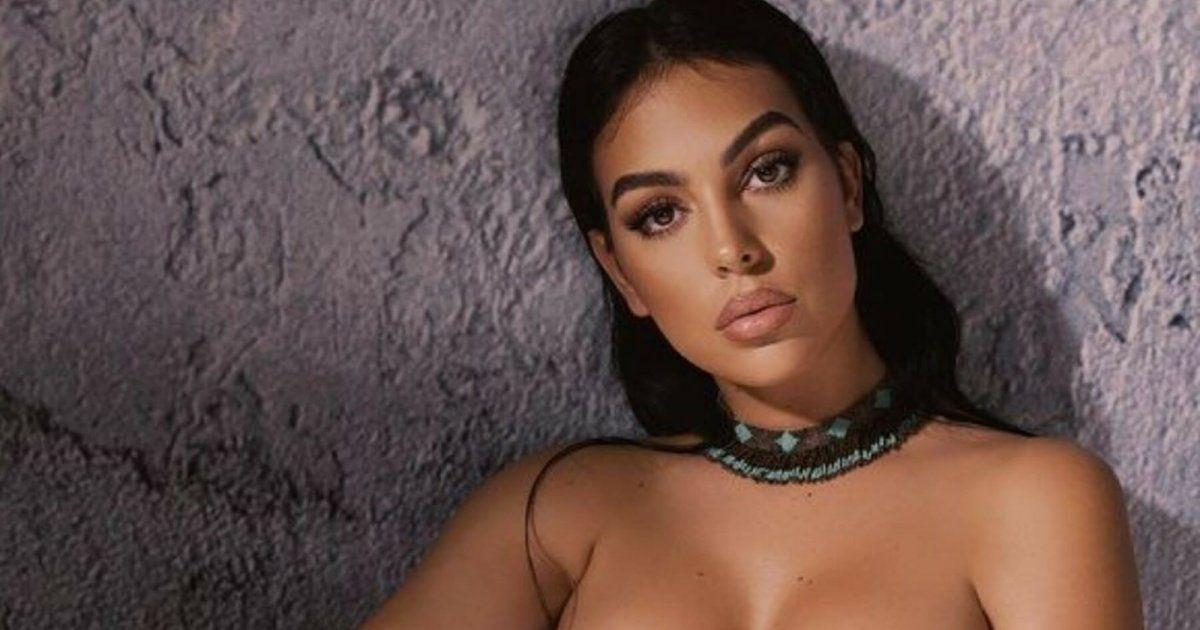 شاهد .. جورجينا رودريغيز تستمتع بوقتها خلال قضائها العطلة في العلا وتشجع على السياحة في السعودية - بالصور