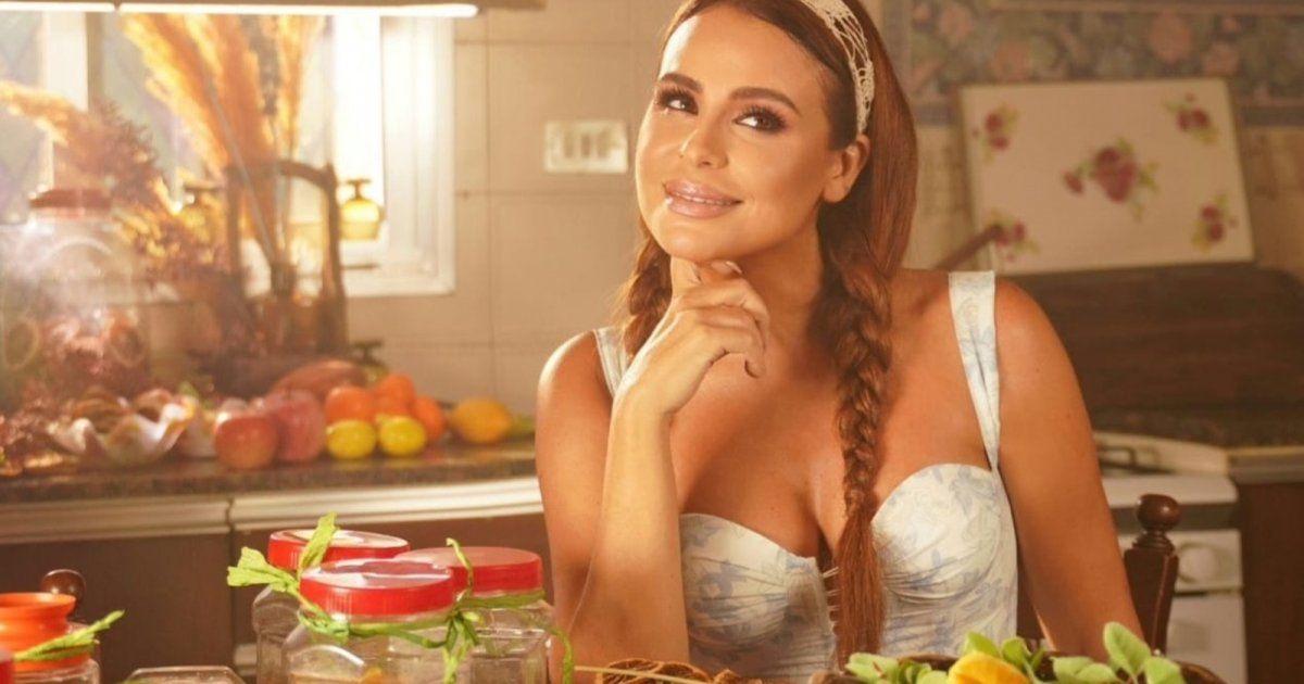 شاهد .. كارول سماحة تحقق رقماً قياسياً بأغنيتها الجديدة "بوسة" وتتصدر الترند في أيام