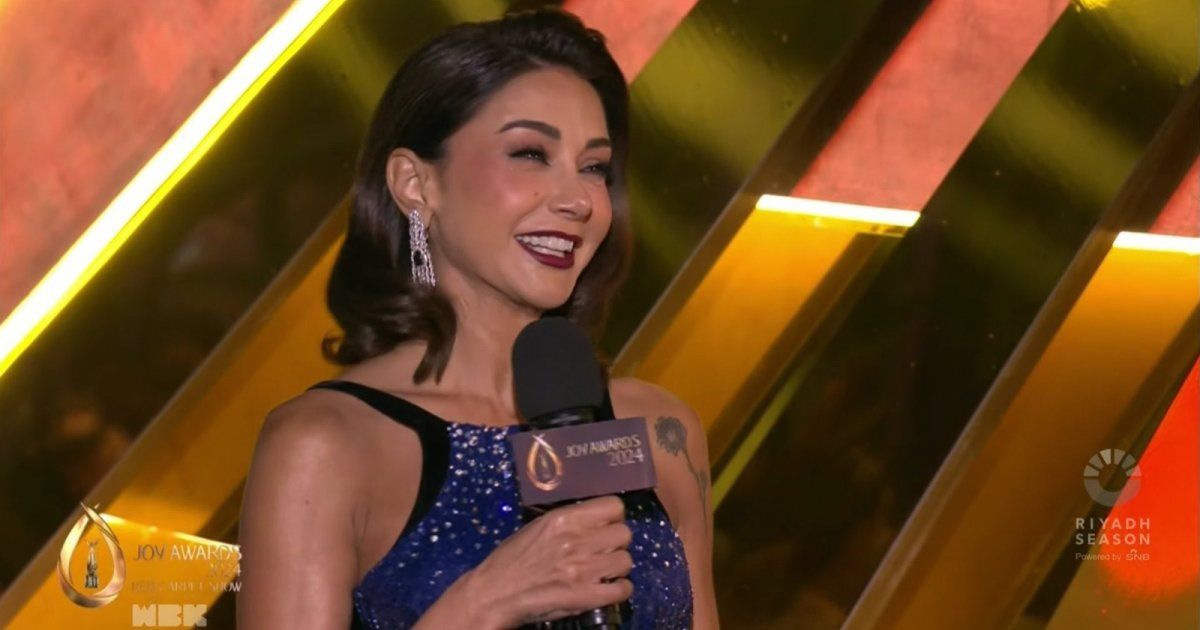 شاهد .. كلمات منى واصف لـ كاريس بشار تخجلها.. وهذا ما قالته