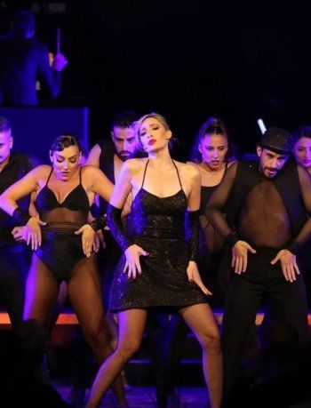 شاهد .. خاص - ميرفا قاضي تكشف أسباب نجاح مسرحية " شيكاغو بالعربي " .. وماذا عن أغنيتها الجديدة ؟