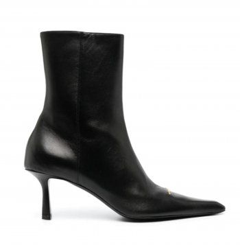 شاهد .. بالصور- سخر خيالي لحذاء أصالة كامل..و جمالها يخطف الأنظار