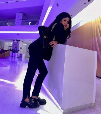 شاهد .. بالصور-سينتيا خليفة تحدث جدلاً بتوب شفافا كاشف..لن تصدقوا سعر حقيبة يدها الخيالي