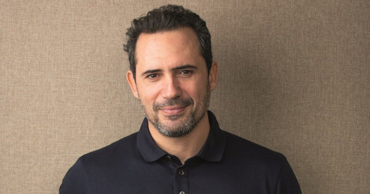 شاهد .. ظافر العابدين يعلن عن شخصيات فيلمه الجديد : " إلى ابني "