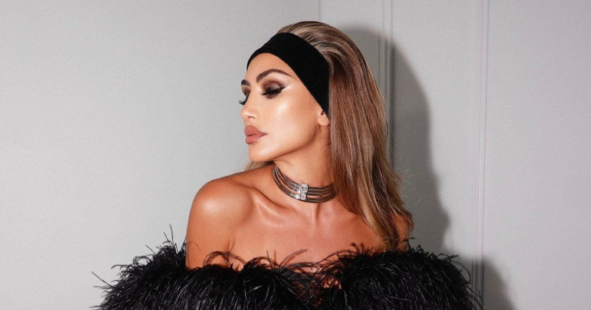 شاهد .. مايا دياب تضع اللمسات الاخيرة على اغاني ألبومها MyMayaV وفيديو من عفوي لها من الستوديو