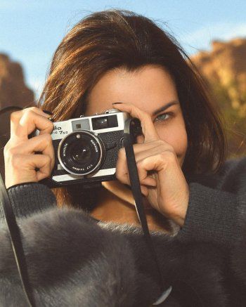 شاهد .. بالصور- نانسي عجرم تستمتع برحلتها إلى منطقة العلا الأثرية