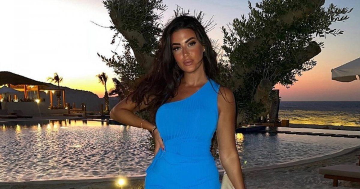 شاهد .. بالصور- سعر مرتفع و خيالي لحقيبة يد ميرنا نور الدين