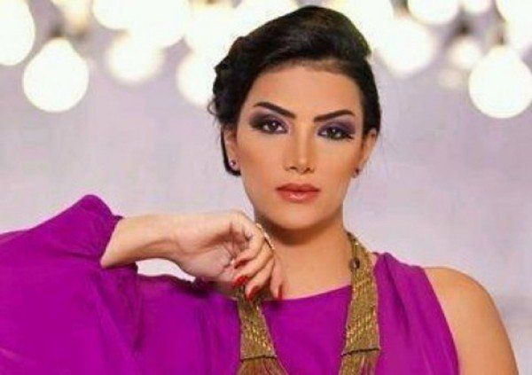 شاهد .. بالفيديو- حورية فرغلي تقع عن ظهر الحصان: أصعب لحظة في حياتي