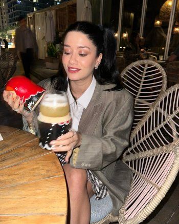 شاهد .. بالصور- سينتيا خليفة تتألق بالكاجوال خلال تواجدها في دبي