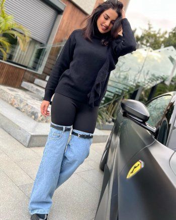 شاهد .. بالصور- سروال درة التونسية يضعها بموقف محرج..فما القصة!