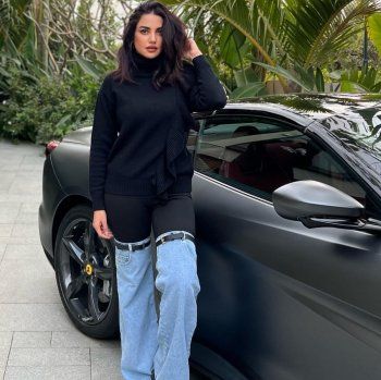 شاهد .. بالصور- سروال درة التونسية يضعها بموقف محرج..فما القصة!