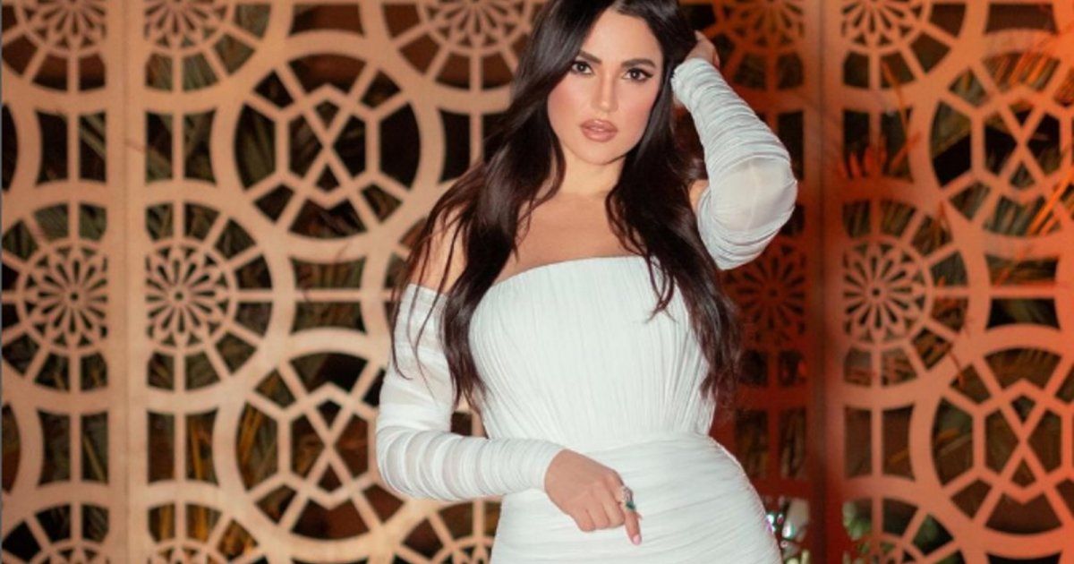 شاهد .. بالصور- سروال درة التونسية يضعها بموقف محرج..فما القصة!