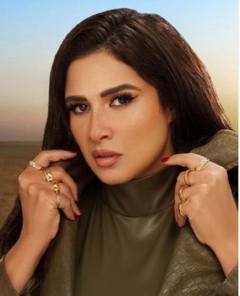 شاهد .. بالفيديو - ياسمين عبد العزيز بأحدث جلسة تصوير لها .. وجمالها حديث الكثيرين