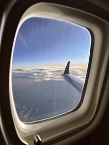 شاهد .. ياسمين صبري بإطلالة أنيقة من طائرتها الخاصة