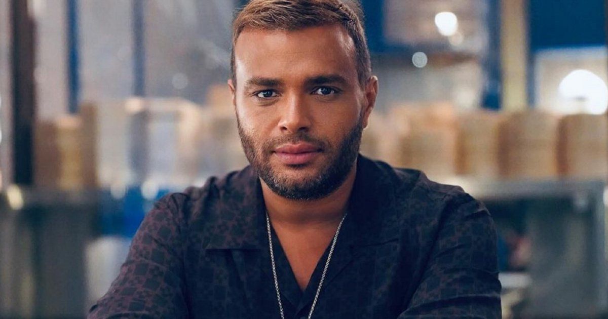 شاهد .. رامي صبري يحتفل بزواج أخته ريم وسط الأهل والأصدقاء