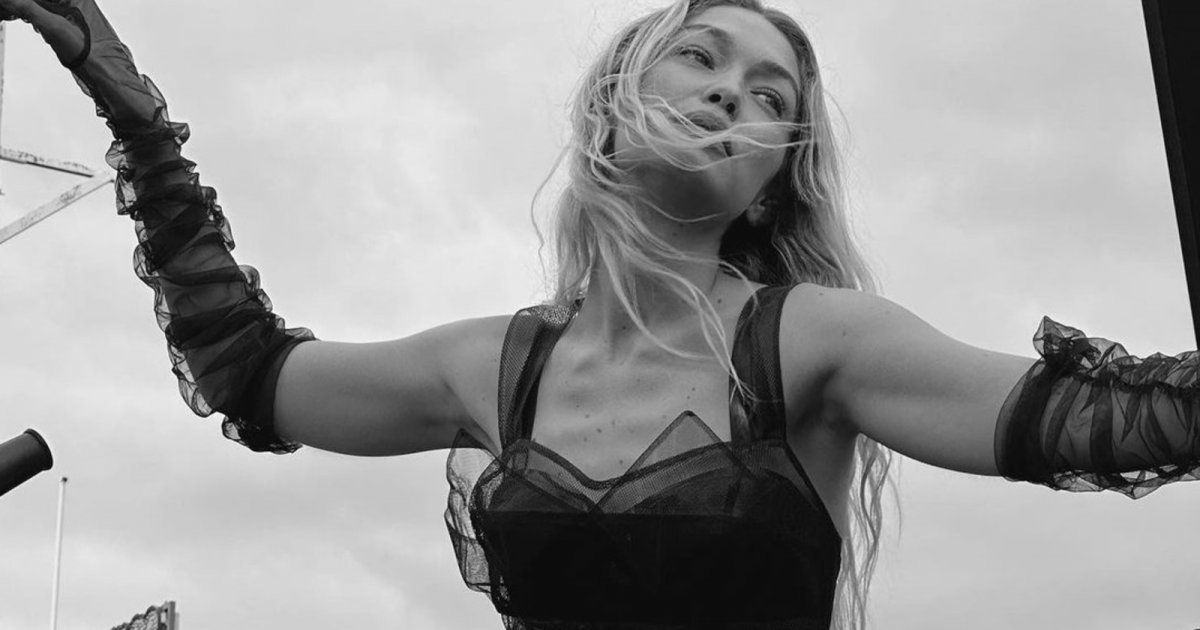 شاهد .. "خاي" إبنة جيجي حديد كبرت للغاية.. وصورها حديث الجمهور